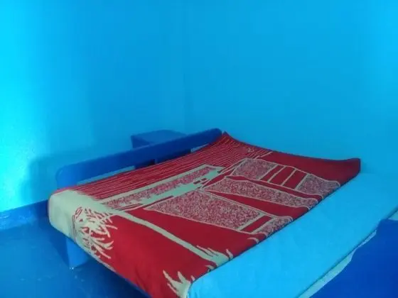 İki Ayrı Yataklı Oda, Ortak Banyo