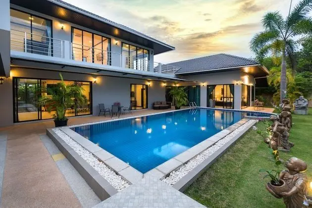 4-Bedroom Luxury Pool Villa