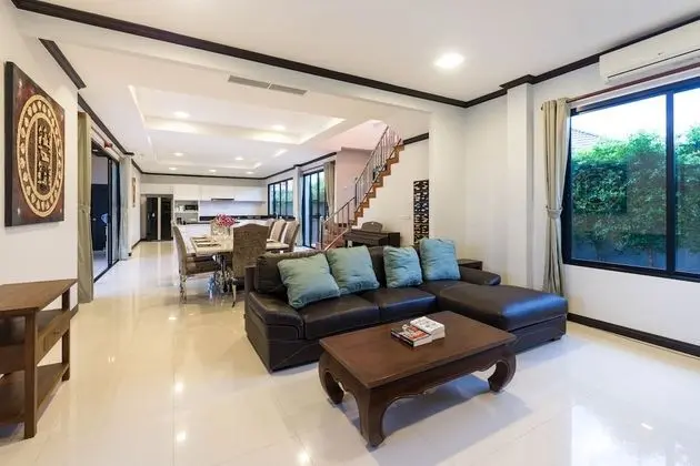 4-Bedroom Luxury Pool Villa