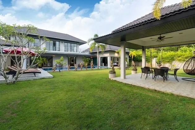 4-Bedroom Luxury Pool Villa