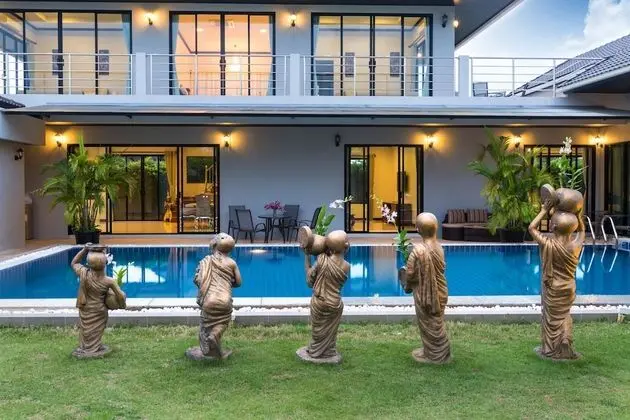 4-Bedroom Luxury Pool Villa