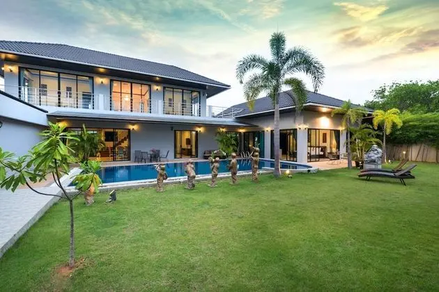 4-Bedroom Luxury Pool Villa