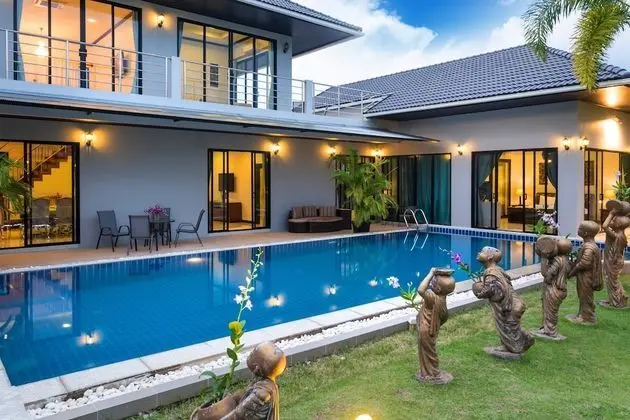 4-Bedroom Luxury Pool Villa