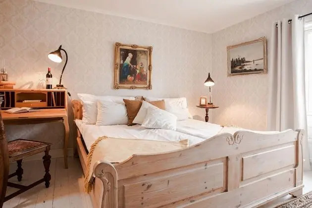 Comfort Tek Büyük Yataklı Oda