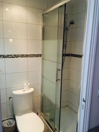 Üç Kişilik Oda