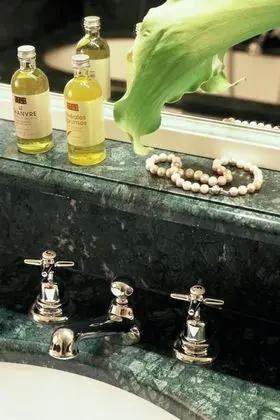 Superior Tek Büyük Yataklı Oda, Kısmi Göl Manzaralı