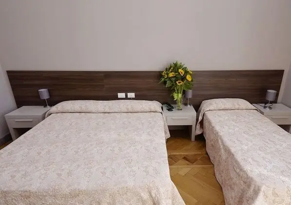 Üç Kişilik Oda