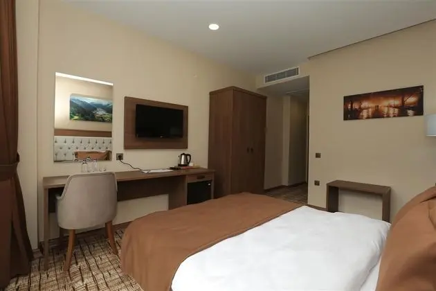 Double Deluxe Suit