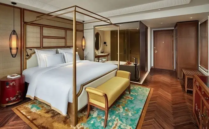 Grand Deluxe, King Bed, High Floor
