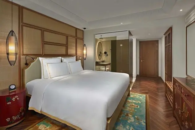 Grand Deluxe, King Bed, High Floor