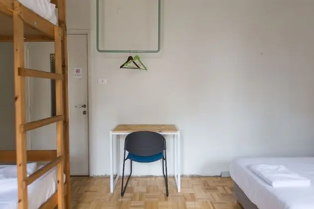 Dört Kişilik Oda, Ortak Banyo