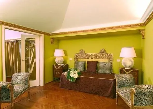 Tek Büyük Yataklı Oda (Silver)