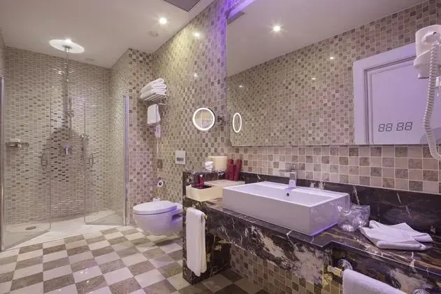Suite, Jakuzili