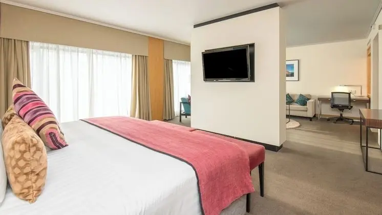 Junior Süit, 1 En Büyük (King) Boy Yatak, Şehir Manzaralı (Club Access)
