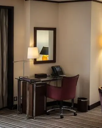 Business Süit, 1 En Büyük (King) Boy Yatak, Business Dinlenme Salonu Kullanımı