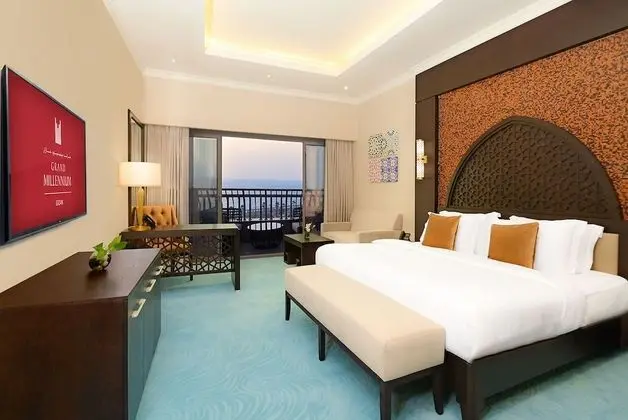 Deluxe Room King Bed - Sea View
