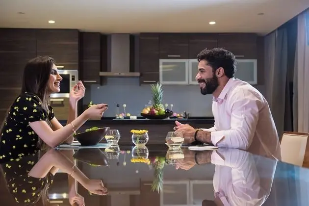 Odada yemek servisi