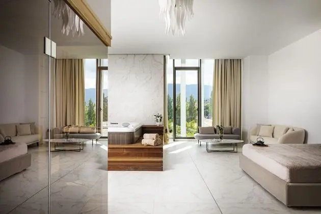 Festive Spa Suite