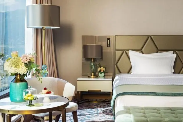 Premium Room with King Bed