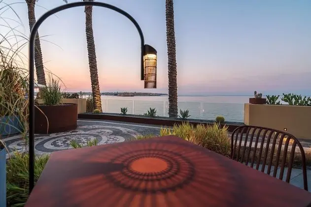 Deluxe Tek Büyük Yataklı Oda, Deniz Manzaralı