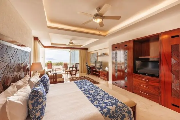 Grand Junior Suite Ocean View