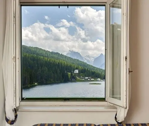 Standard Tek Büyük veya İki Ayrı Yataklı Oda, Göl Manzaralı