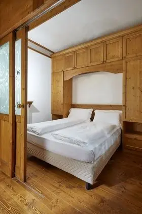 Standard Tek Büyük veya İki Ayrı Yataklı Oda, Göl Manzaralı