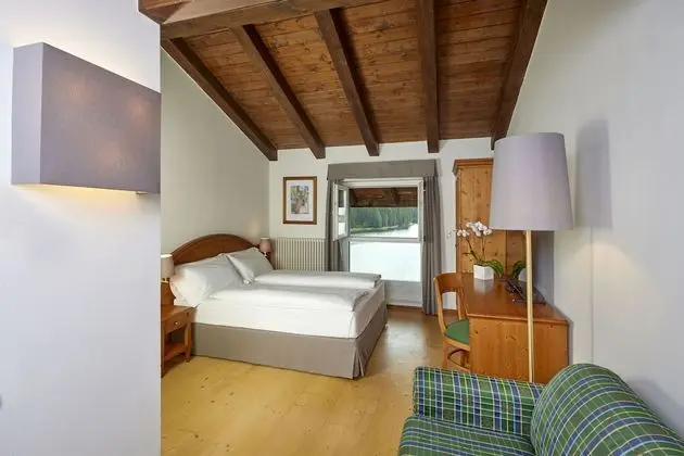 Superior Tek Büyük veya İki Ayrı Yataklı Oda, Göl Manzaralı