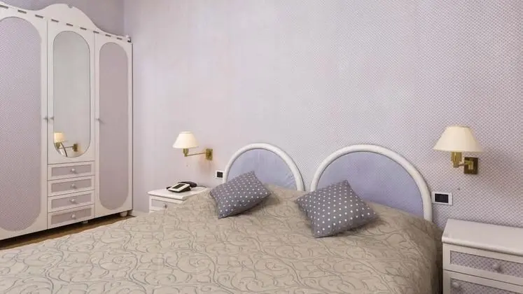 Üç Kişilik Oda