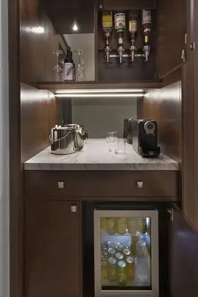 Grand Governor Suite - King Size Bed