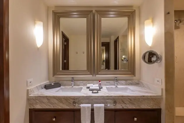 Grand Governor Suite - King Size Bed