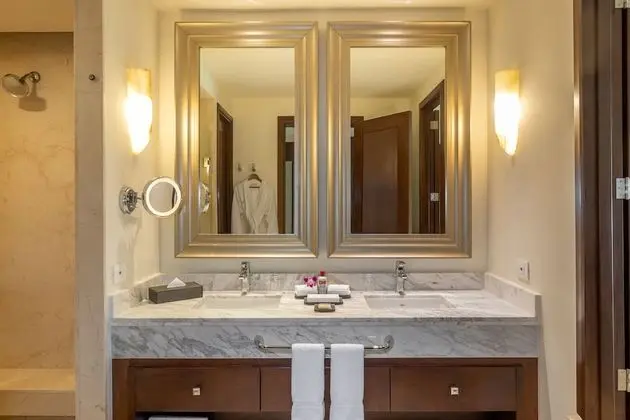 Grand Honeymoon Suite - King Size Bed