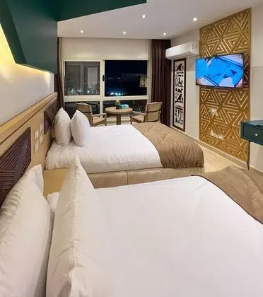 Panoramic Tek Büyük veya İki Ayrı Yataklı Oda