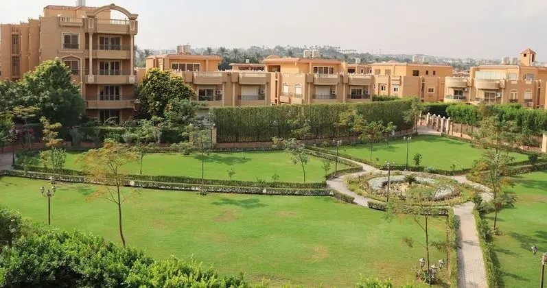 Deluxe Tek Büyük Yataklı Oda, Balkon, Bahçe Manzaralı
