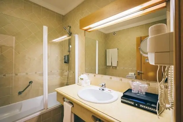 Deluxe One Bedroom Apartment