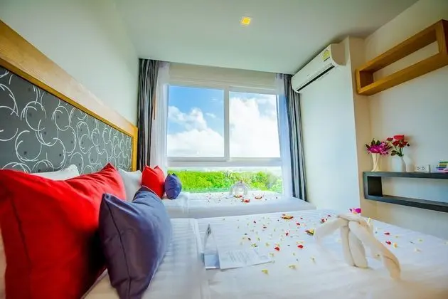 Deluxe Studio with Balcony Room