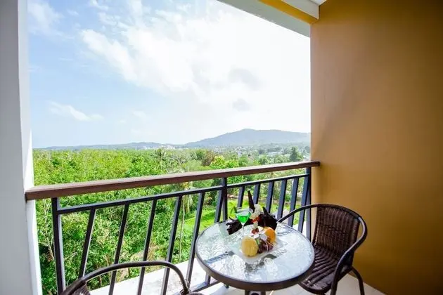 Deluxe Studio with Balcony Room