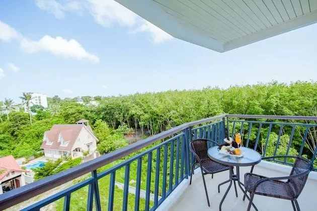 Deluxe Studio with Balcony Room
