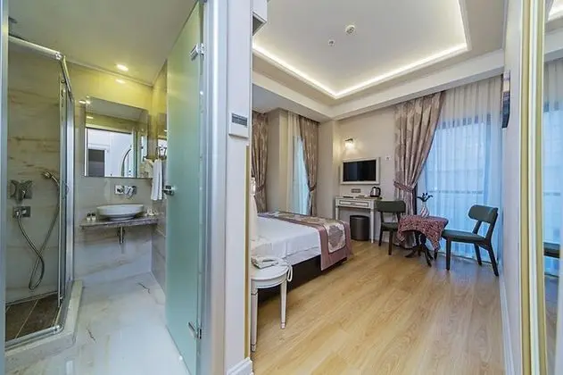 Tek Kişilik, Şehir Manzaralı