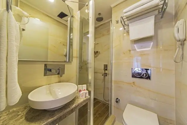 Triple, Şehir Manzaralı