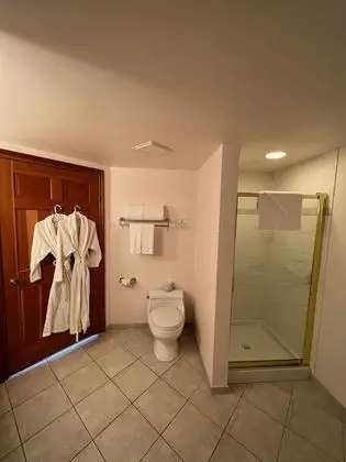 Süit, 1 En Büyük (King) Boy Yatak ve Çekyat (Maple)