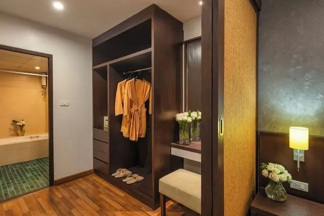 Superior One Bedroom