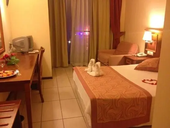 Büyük Yataklı Tek Kişilik Oda