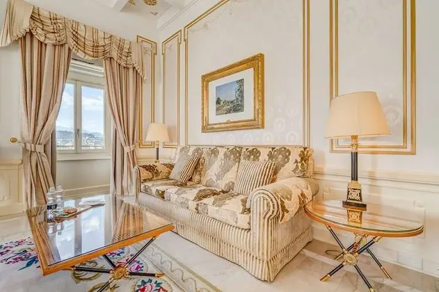 Süit, Göl Manzaralı (Ritz)