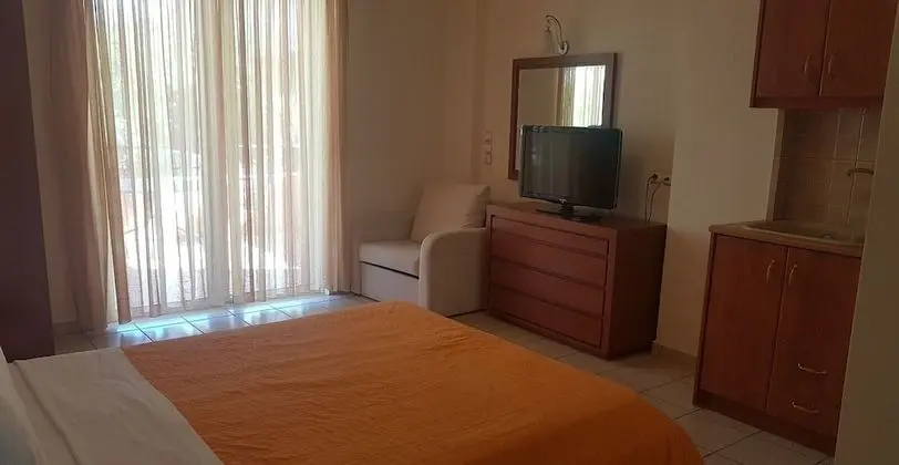 Üç Kişilik Oda, Balkon, Kısmi Deniz Manzaralı