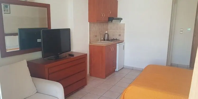 Üç Kişilik Oda, Balkon, Kısmi Deniz Manzaralı