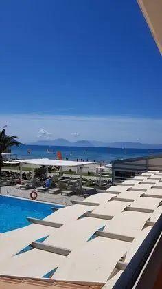 Üç Kişilik Oda, Balkon, Kısmi Deniz Manzaralı