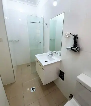 Standard Oda, Sigara İçilmez (Inside Room 10)