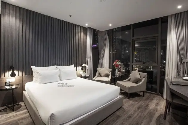 Tek Büyük Yataklı Oda, Şehir Manzaralı (Suite)