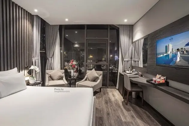 Tek Büyük Yataklı Oda, Şehir Manzaralı (Suite)